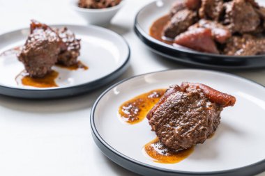 herb - Phuket Tayland geleneksel gıda tarzı ile domuz eti güveç