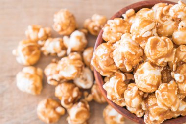 Patlamış Mısır ile karamel kase