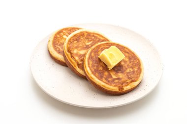 Beyaz backgorund izole tereyağlı gözleme