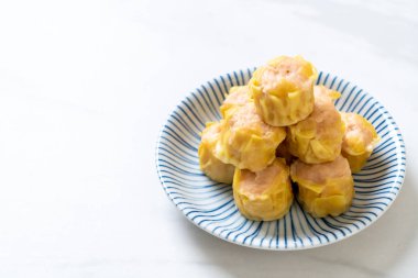 Çin karides pişmiş hamur tatlısı - Asya gıda tarzı