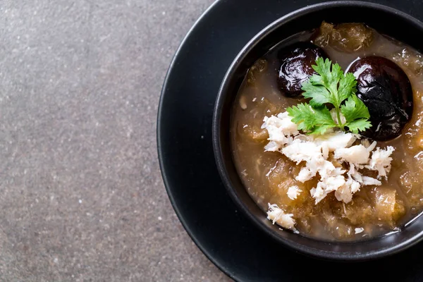 Yengeç kase kırmızı et suyu çorbası kızarmış balık Maw