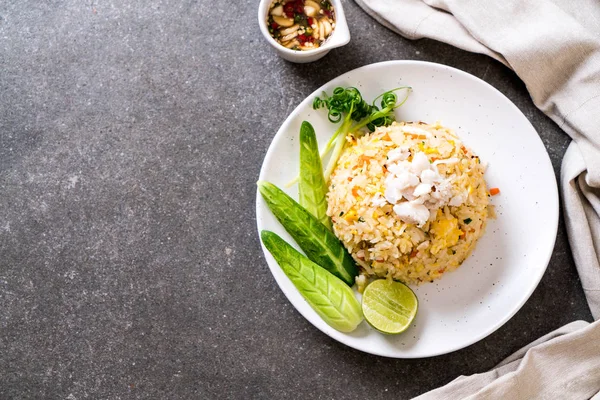 Sebzeli kızarmış pirinç.