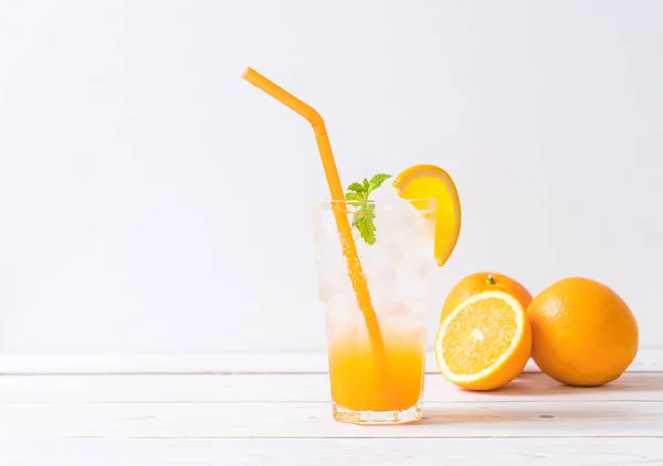 Апельсиновый Сок Содовой Деревянном Столе — стоковое фото