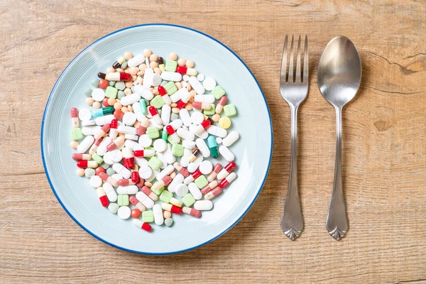 hap, ilaç, eczane, ilaç veya tıbbi plaka - healthycare kavramı üzerinde