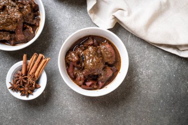 herb - Phuket Tayland geleneksel gıda tarzı ile domuz eti güveç