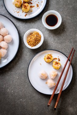 Çin karides pişmiş hamur tatlısı - Asya gıda tarzı