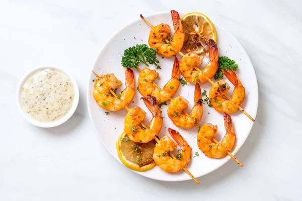 Grilled Tiger Shrimps Skewers Lemon Seafood Style — Stock Photo, Image