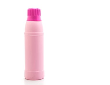 Plastik deterjan kutusu beyaz arkaplanda izole edildi