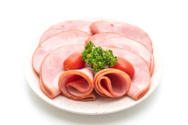 izole üzerinde beyaz arka plan dilimlenmiş jambon füme