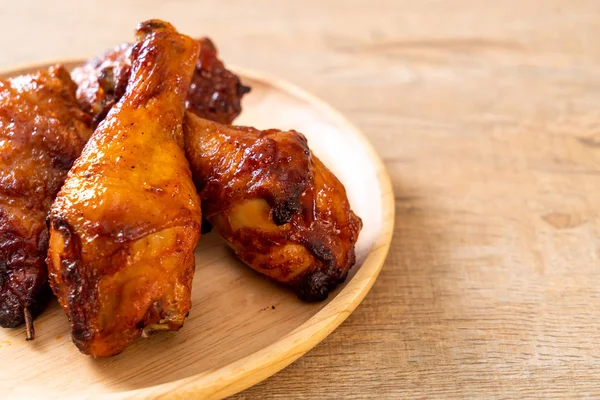 Masada ızgara ve ızgara tavuk.