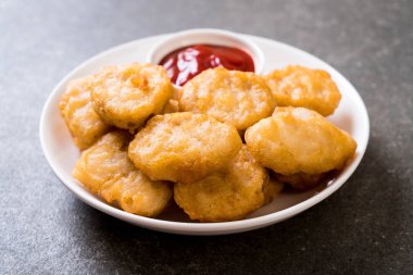 Soslu tavuk nugget, sağlıksız yemek.