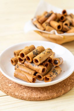 Taylandlı çıtır Hindistan cevizi roll - Tay tatlı snack