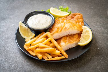 Balık ve cips - sağlıksız gıda