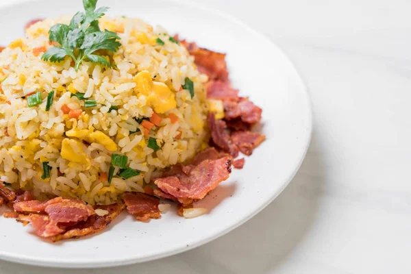 gevrek domuz pastırması ile kızarmış pilav