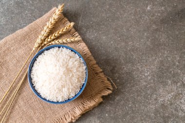 Beyaz ham Tay Yasemin pirinç