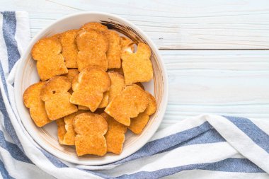 tost sarımsak ekmek plaka üzerinde