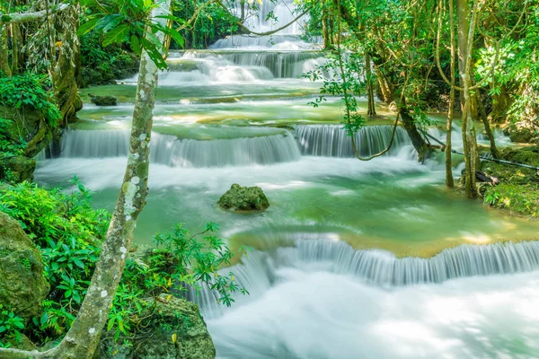 Gyönyörű Huay Mae Kamin Vízeséssel Kanchanaburi Thaiföld — Stock Fotó