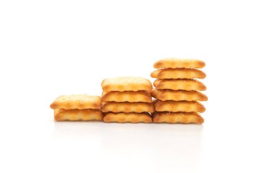 Beyaz arka plan üzerinde izole şekerli bisküvi kraker