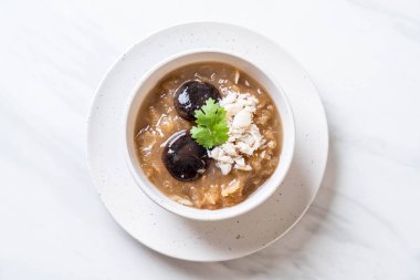 Yengeç kase kırmızı et suyu çorbası kızarmış balık Maw