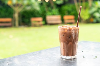 buzlu çikolatalı milkshake restoran ve kafe tablo