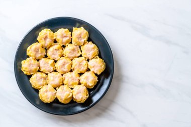 Karides Çince buğulanmış Dumpling sos ile