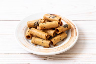 Taylandlı çıtır Hindistan cevizi roll - Tay tatlı snack