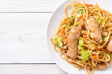 tavada kızartılmış yakisoba noodle pork - Asya gıda tarzı ile