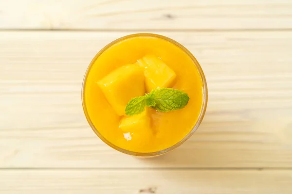 Fresh Mango Smoothies Healthy Food Drink Concept — Stock Photo, Image