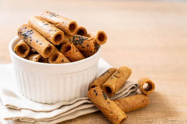 Taylandlı çıtır Hindistan cevizi roll - Tay tatlı snack