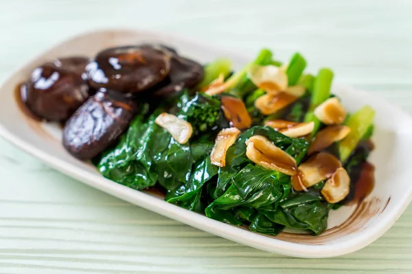 Hong Kong Kale stir fried in oyster sauce with garlic