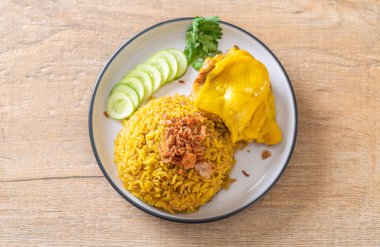 Tavuk - Müslüman gıda tarzı ile Müslüman sarı pirinç