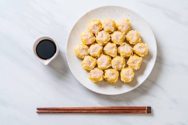 Karides Çince buğulanmış Dumpling sos ile