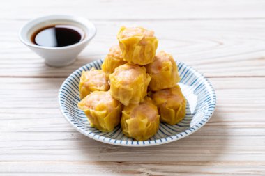 Çin karides pişmiş hamur tatlısı - Asya gıda tarzı