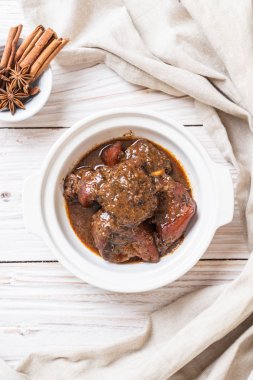 herb - Phuket Tayland geleneksel gıda tarzı ile domuz eti güveç