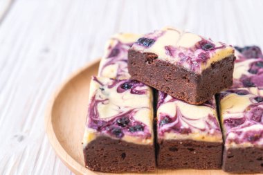 yaban mersini peynir Kek pasta plaka üzerinde