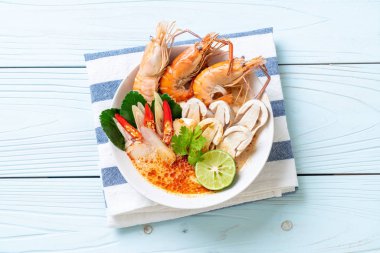 Baharatlı karides çorbası (Tom Yum Goong) - Tay geleneksel gıda