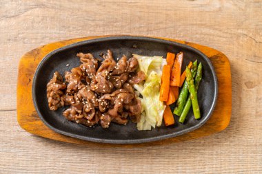 sıcak plaka - Asya tarzı domuz biftek dilimlenmiş