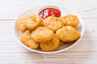 Soslu tavuk nugget, sağlıksız yemek.