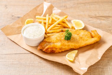 Balık ve patates kızartması. Sağlıksız yiyecekler.