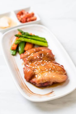 Teriyaki chiciken biftek - Asya gıda tarzı