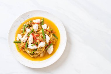 Fried yengeç ile toz köri - Tayland mutfağı