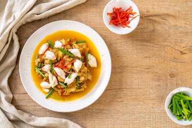 Fried yengeç ile toz köri - Tayland mutfağı