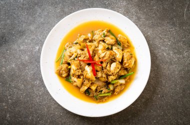 Fried yengeç ile toz köri - Tayland mutfağı