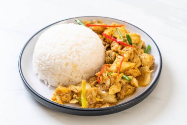 Toz köri pirinç - Tayland mutfağı ile kızartılmış yengeç