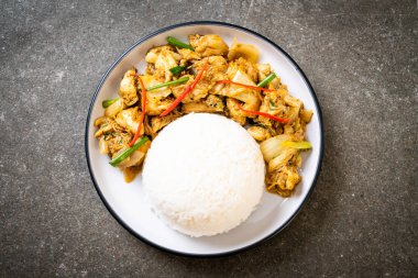 Toz köri pirinç - Tayland mutfağı ile kızartılmış yengeç