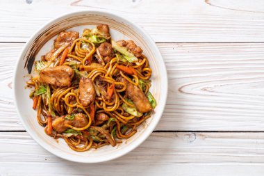 tavada kızartılmış yakisoba noodle pork - Asya gıda tarzı ile