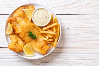 Balık ve patates kızartması. Sağlıksız yiyecekler.