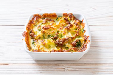 Peynirli fırında karnabahar ve brokoli graten