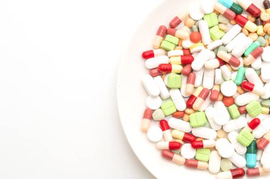 hap, ilaç, eczane, ilaç veya tıbbi beyaz arka plan üzerinde izole plaka üzerinde