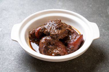 herb - Phuket Tayland geleneksel gıda tarzı ile domuz eti güveç